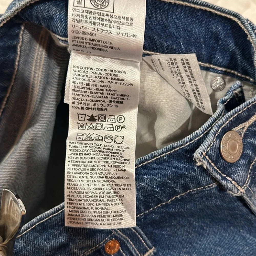Levi’s Wedgie Straight Jeans - Picture 12 of 13